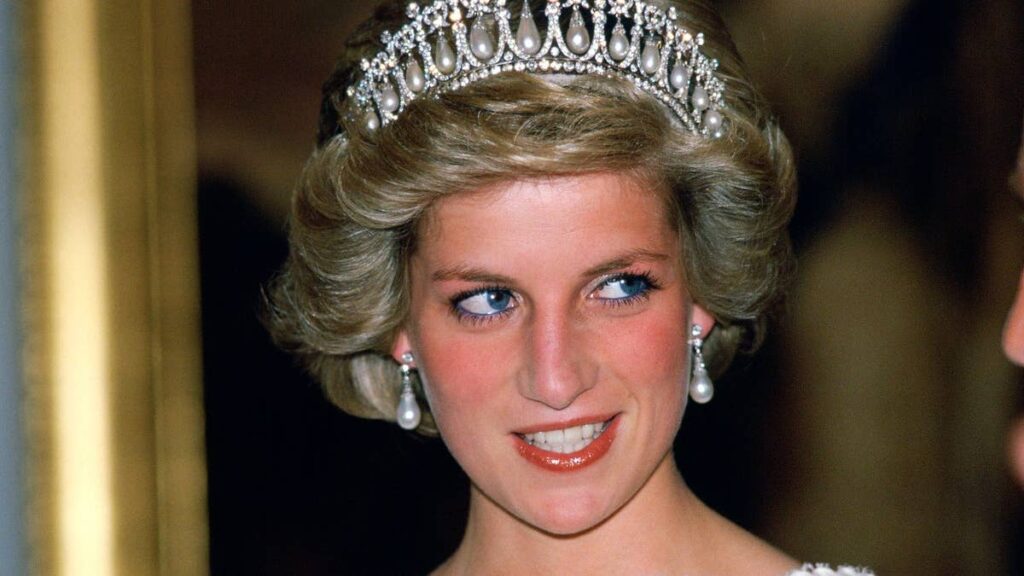Princess Diana’s killer strapless bikini has left us seriously inspired
