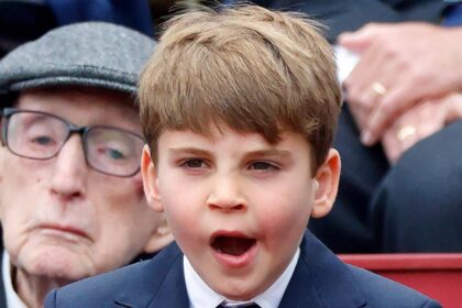 13 hilarious photos of royals looking bored