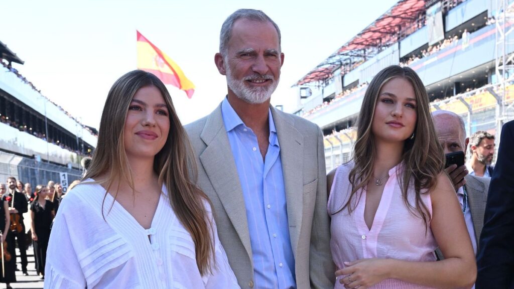 Princess Leonor and Infanta Sofía make their Madrid F1 debut