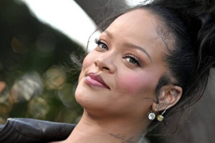 Rihanna sends fans wild with sizzling underwear photos as she showcases her curves