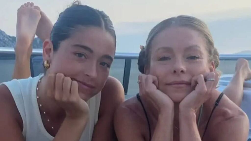 Kelly Ripa’s daughter Lola stuns in Baywatch-inspired swimsuit
