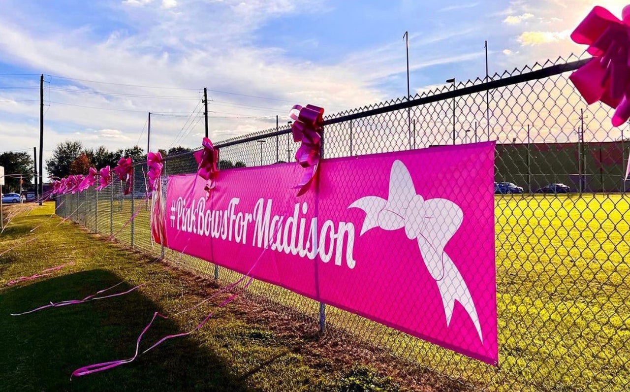 Michelle Dubiski says the #PinkBowsForMadison trend started locally in Houston for her daughter, before spreading across the U.S. and then internationally.